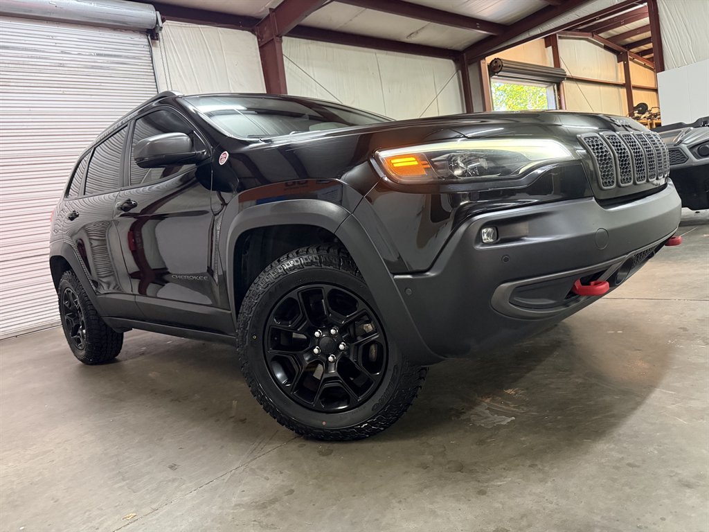 2019 Jeep Cherokee - $17,950