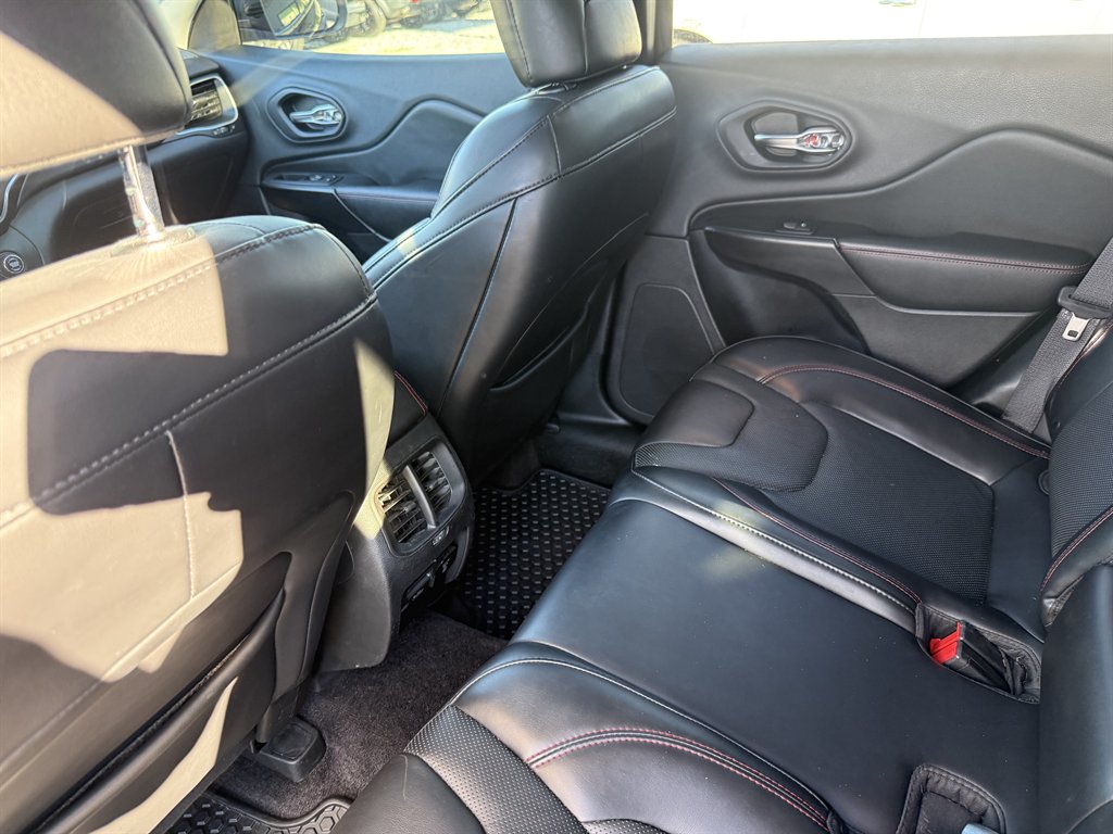 2019 Jeep Cherokee - $17,950