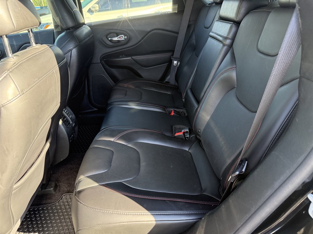2019 Jeep Cherokee - $17,950
