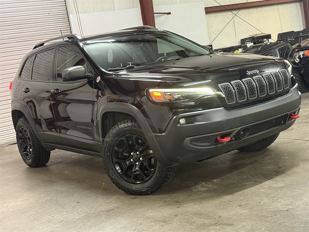 2019 Jeep Cherokee - $17,950
