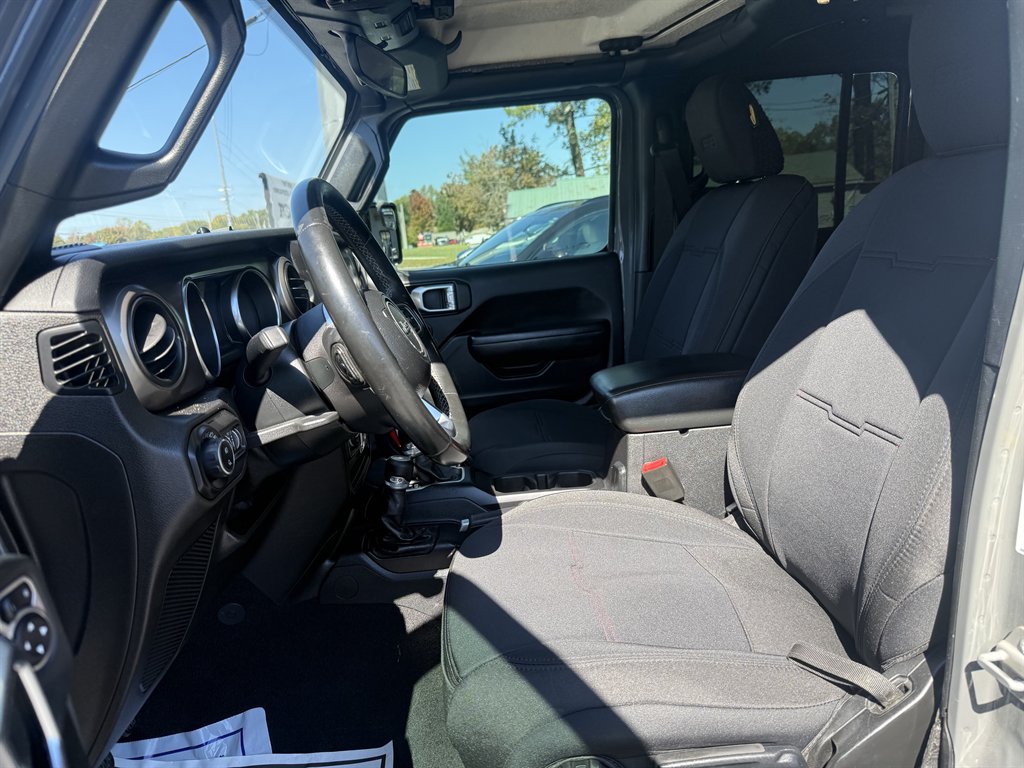 2020 Jeep Gladiator - $25,950