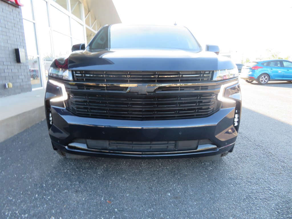2023 Chevrolet Suburban 1500 LT photo