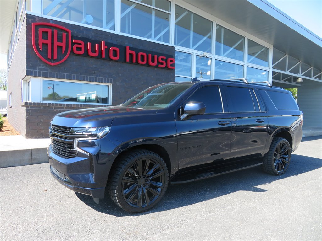 2023 Chevrolet Suburban 1500 LT photo