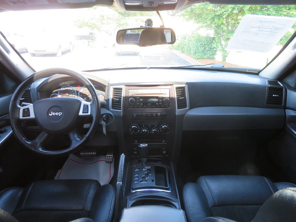 2010 Jeep Grand Cherokee SRT8 photo