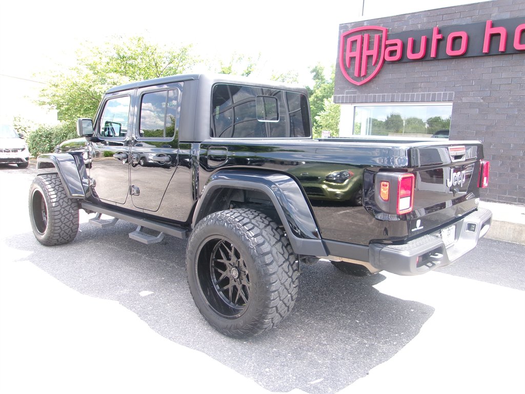 2023 Jeep Gladiator