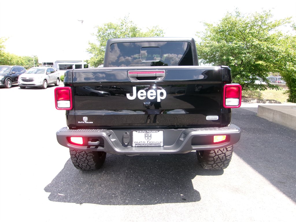 2023 Jeep Gladiator