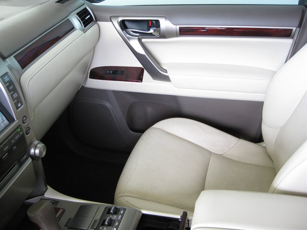 2011 Lexus GX 460 photo