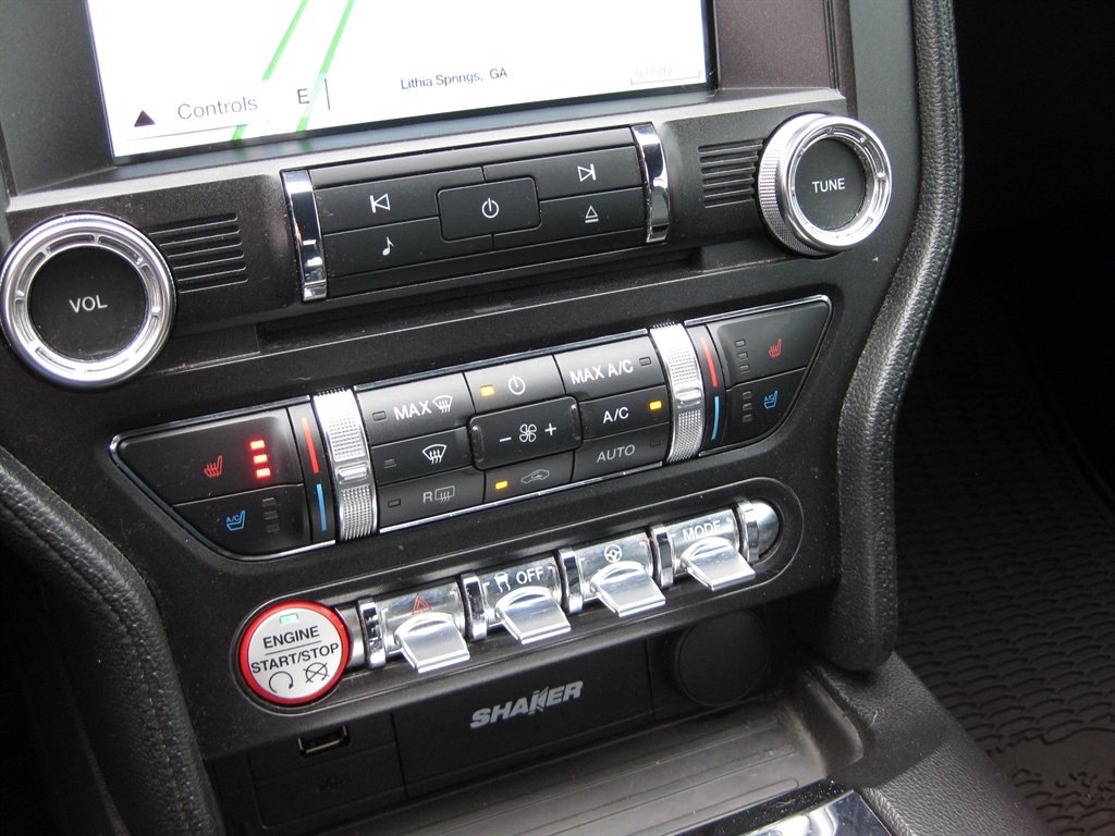 2017 Ford Mustang ECO Premium photo