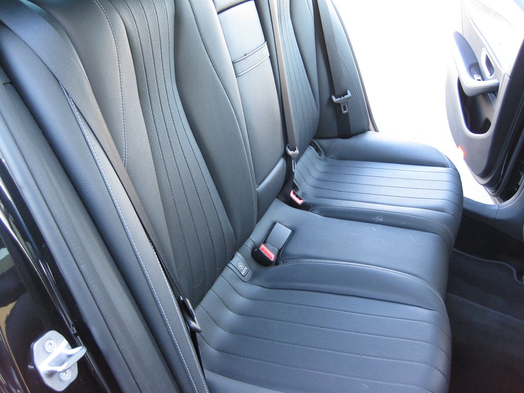2018 Mercedes-Benz E-Class E300 photo