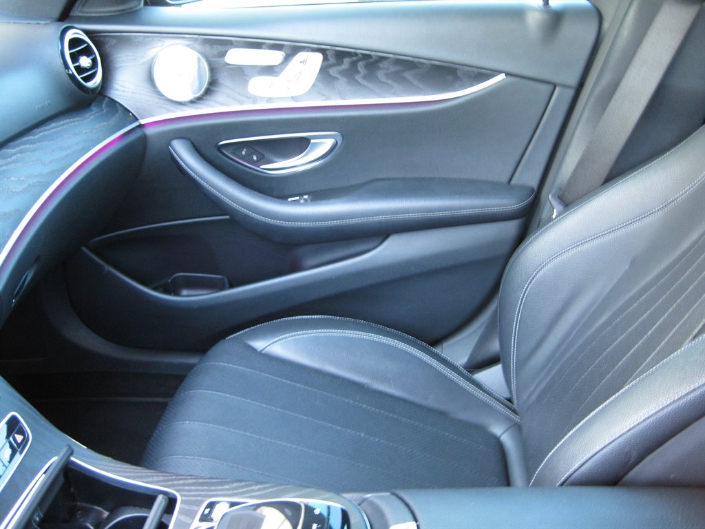 2018 Mercedes-Benz E-Class E300 photo
