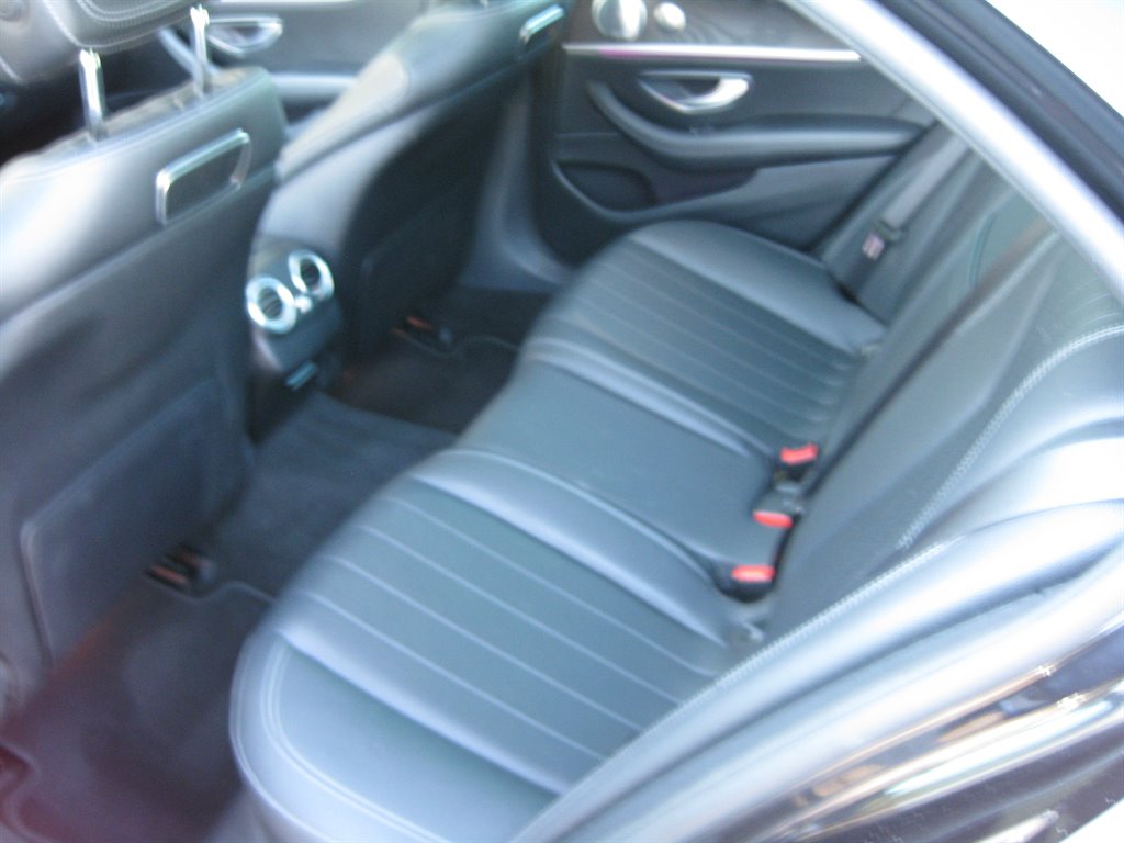 2018 Mercedes-Benz E-Class E300 photo