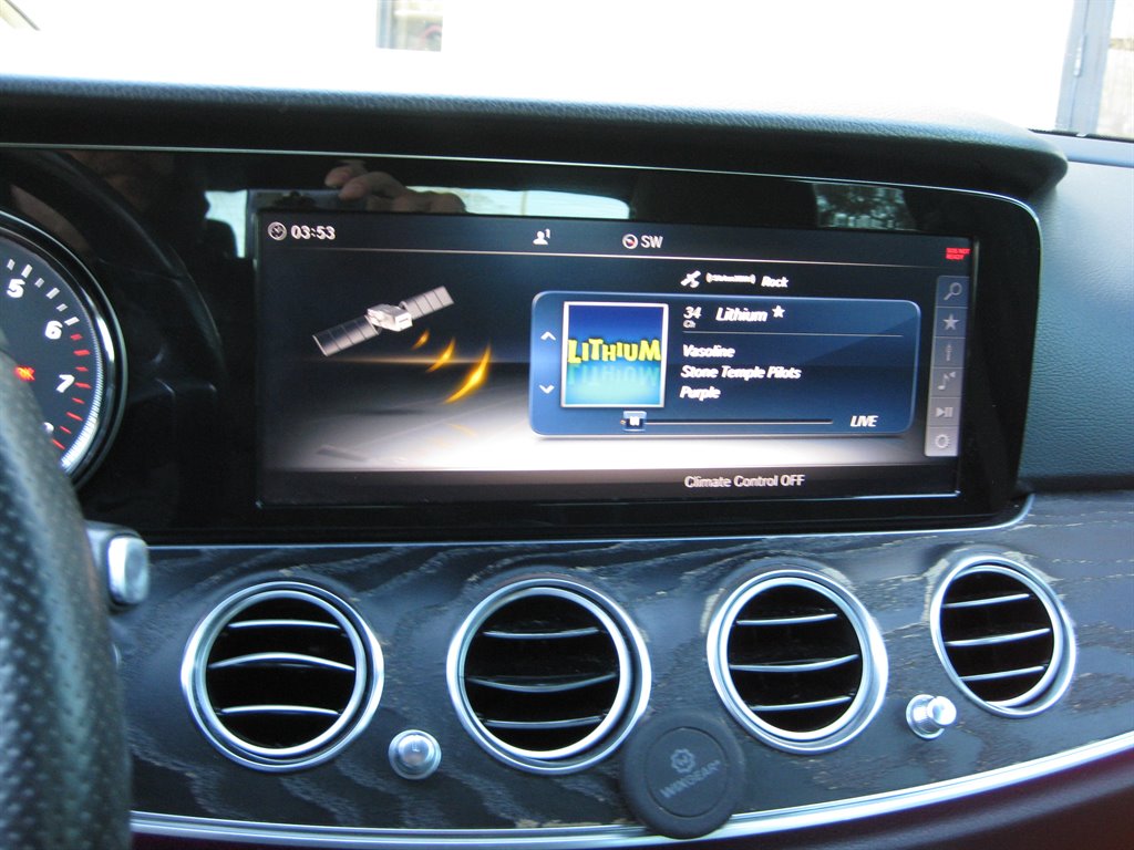 2018 Mercedes-Benz E-Class E300 photo