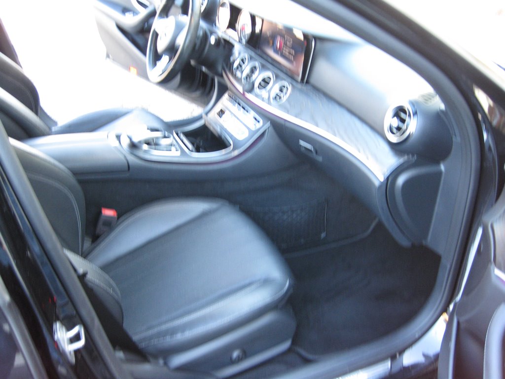 2018 Mercedes-Benz E-Class E300 photo
