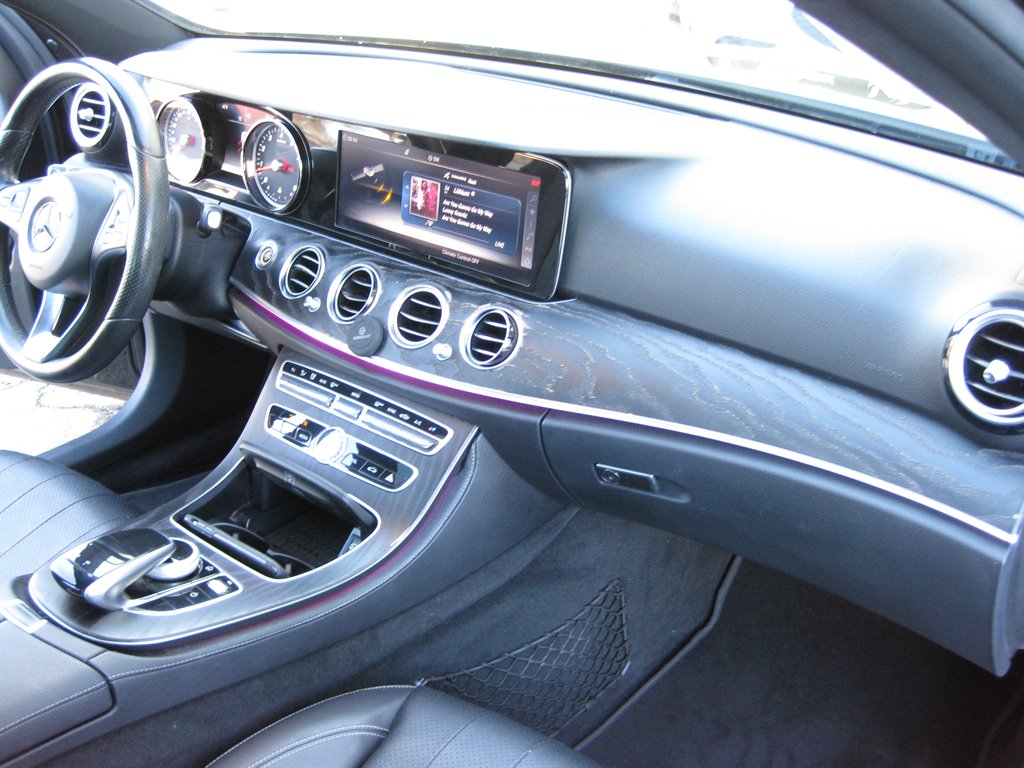 2018 Mercedes-Benz E-Class E300 photo