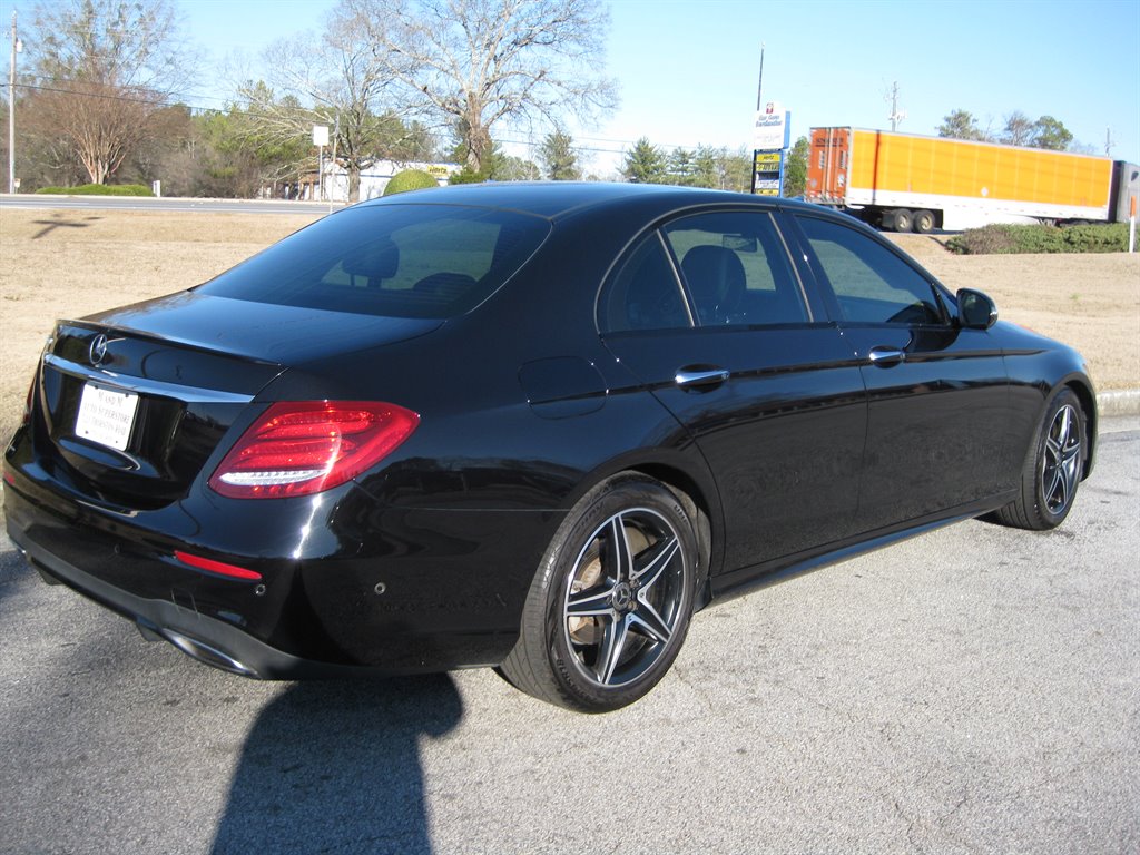 2018 Mercedes-Benz E-Class E300 photo