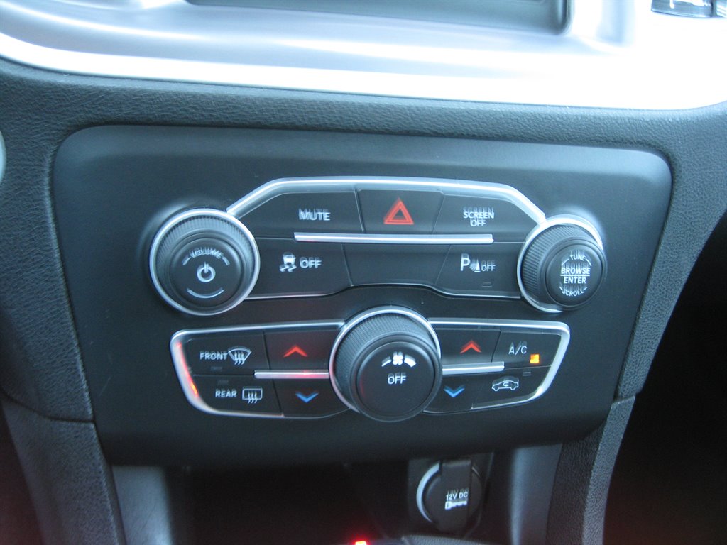 2022 Dodge Charger SXT photo