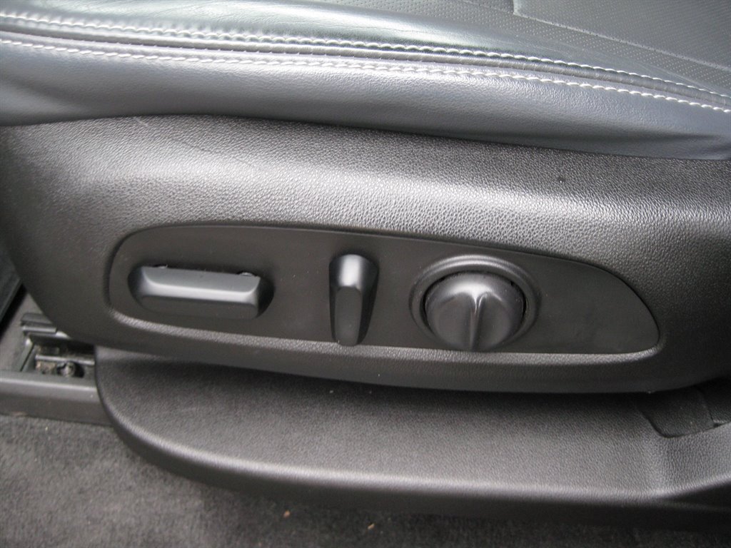 2019 Buick Enclave Essence With Navigat photo
