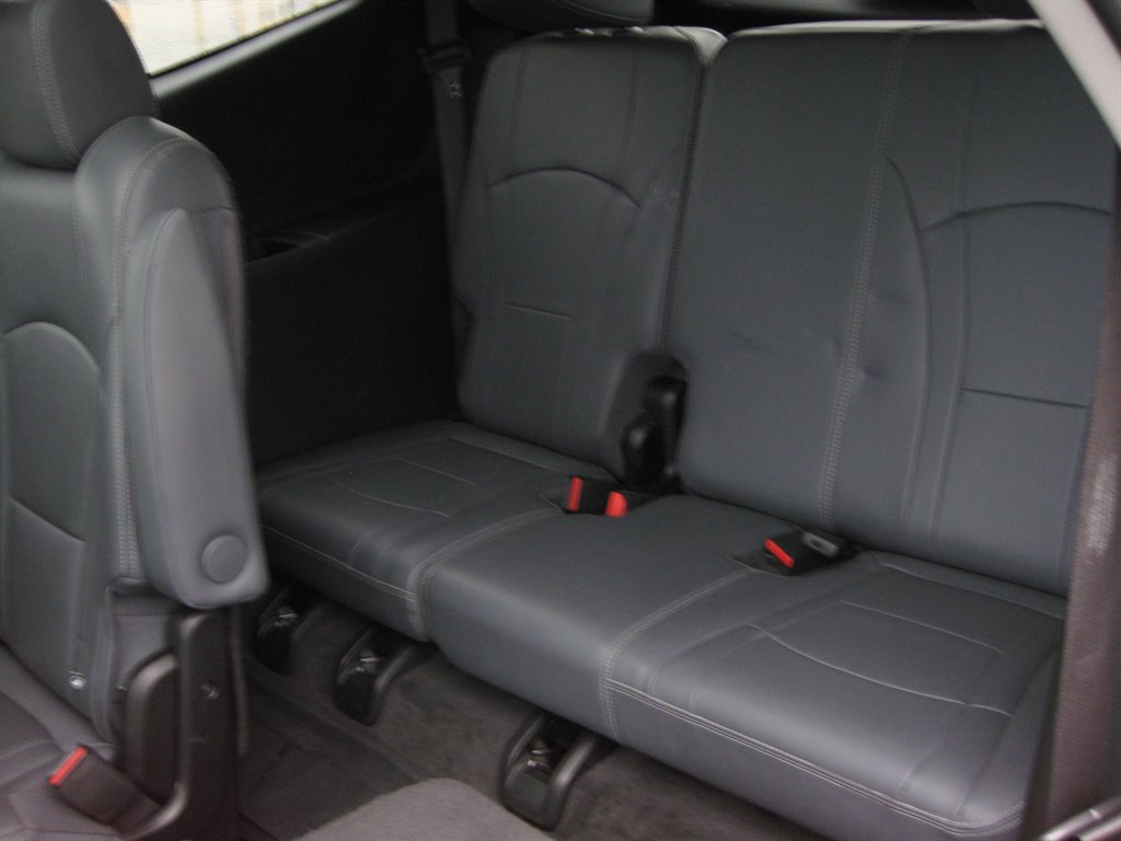 2019 Buick Enclave Essence With Navigat photo