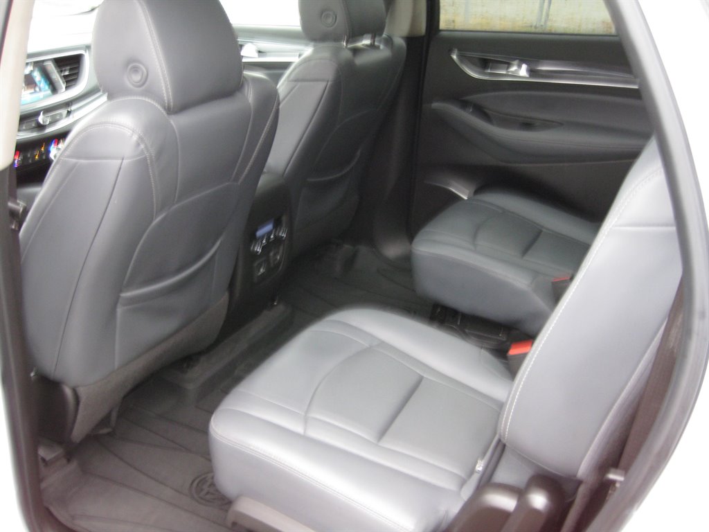 2019 Buick Enclave Essence With Navigat photo