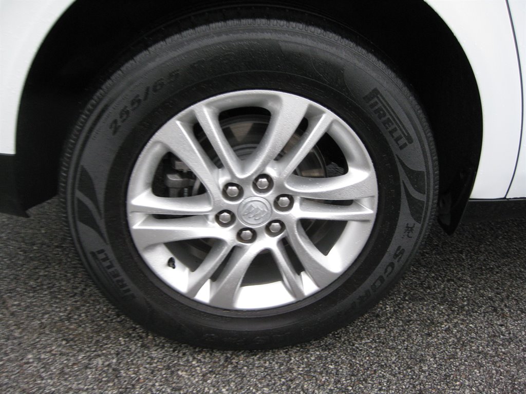 2019 Buick Enclave Essence With Navigat photo