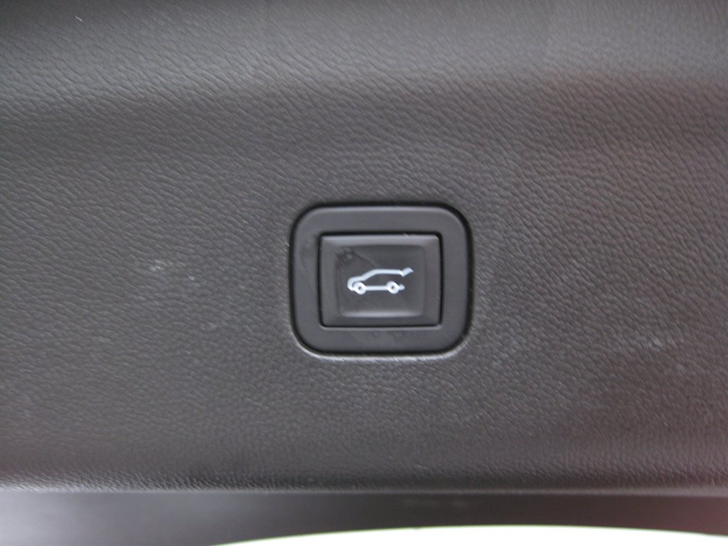 2019 Buick Enclave Essence With Navigat photo