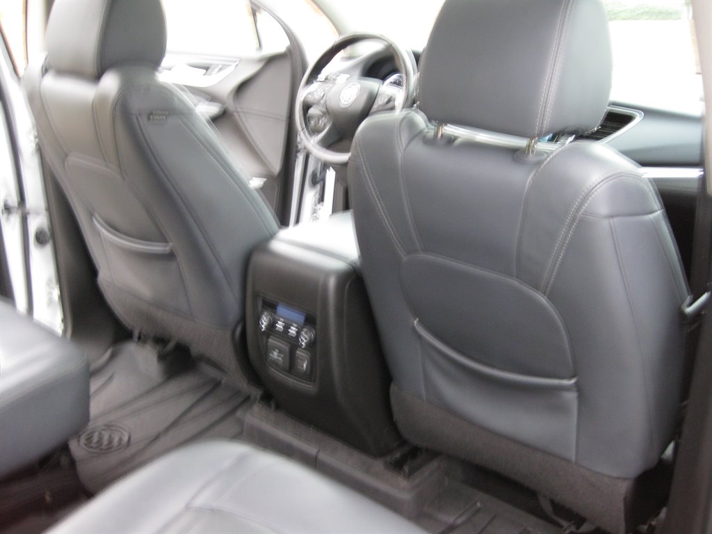 2019 Buick Enclave Essence With Navigat photo