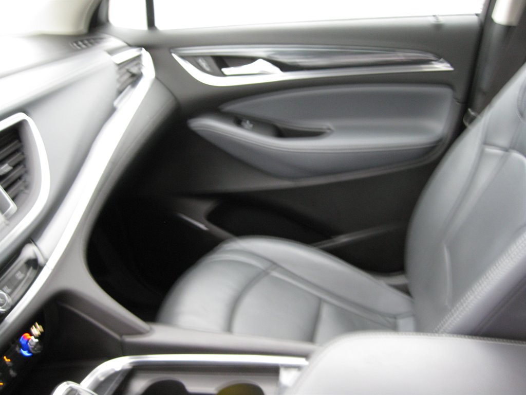 2019 Buick Enclave Essence With Navigat photo