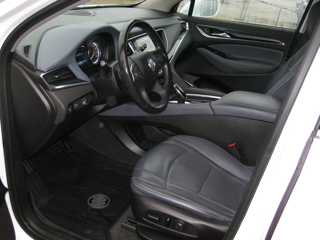 2019 Buick Enclave Essence With Navigat photo