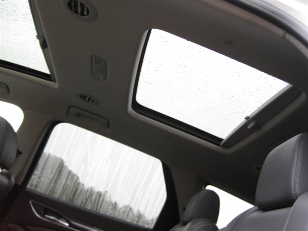 2019 Buick Enclave Essence With Navigat photo