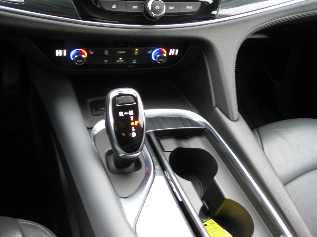2019 Buick Enclave Essence With Navigat photo