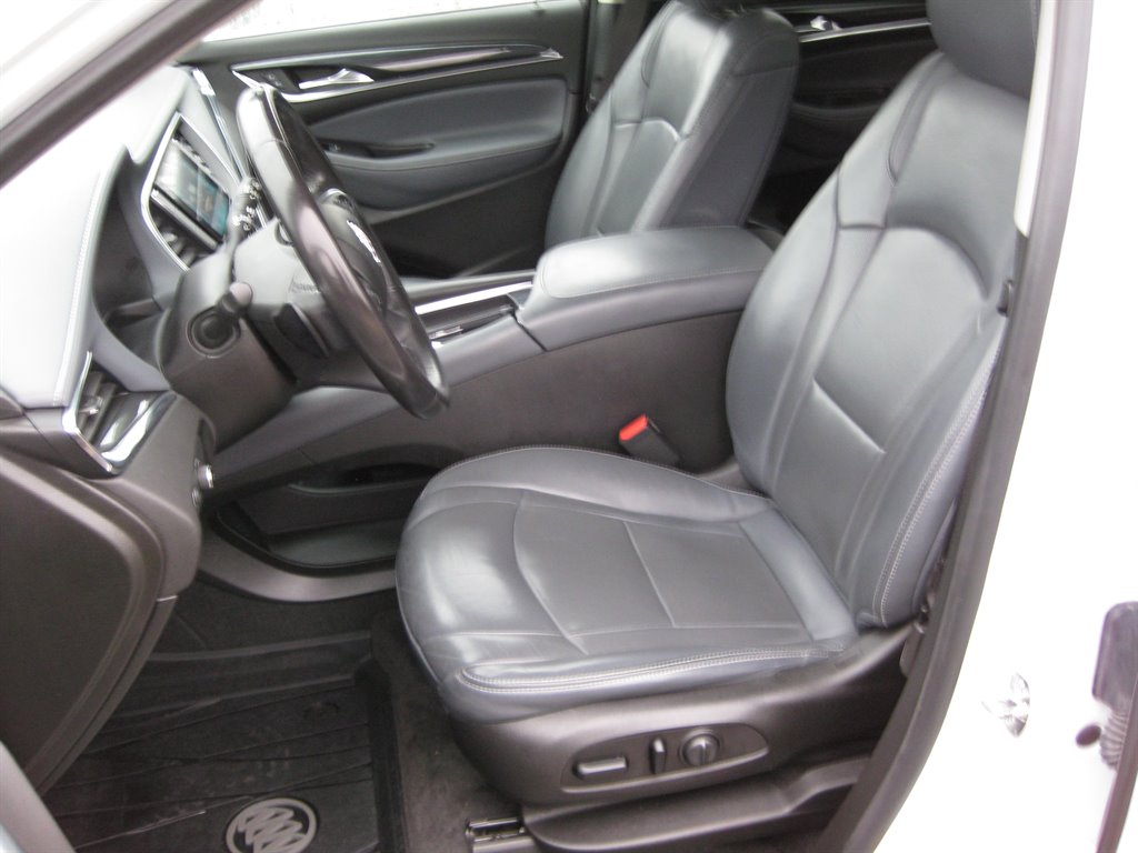 2019 Buick Enclave Essence With Navigat photo