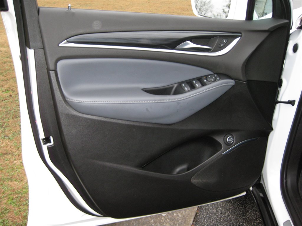 2019 Buick Enclave Essence With Navigat photo
