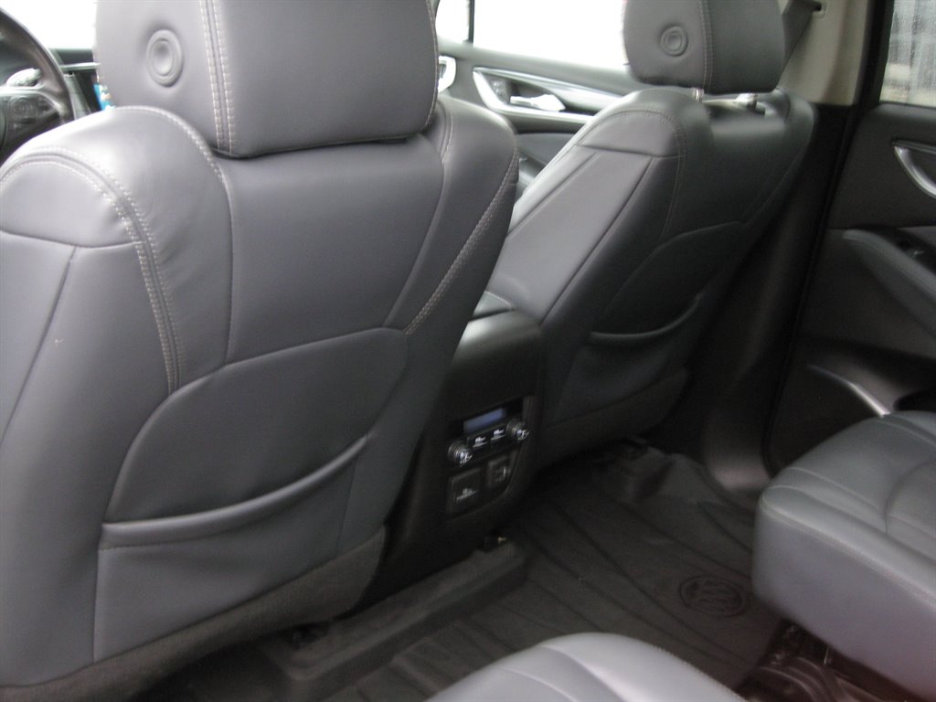 2019 Buick Enclave Essence With Navigat photo