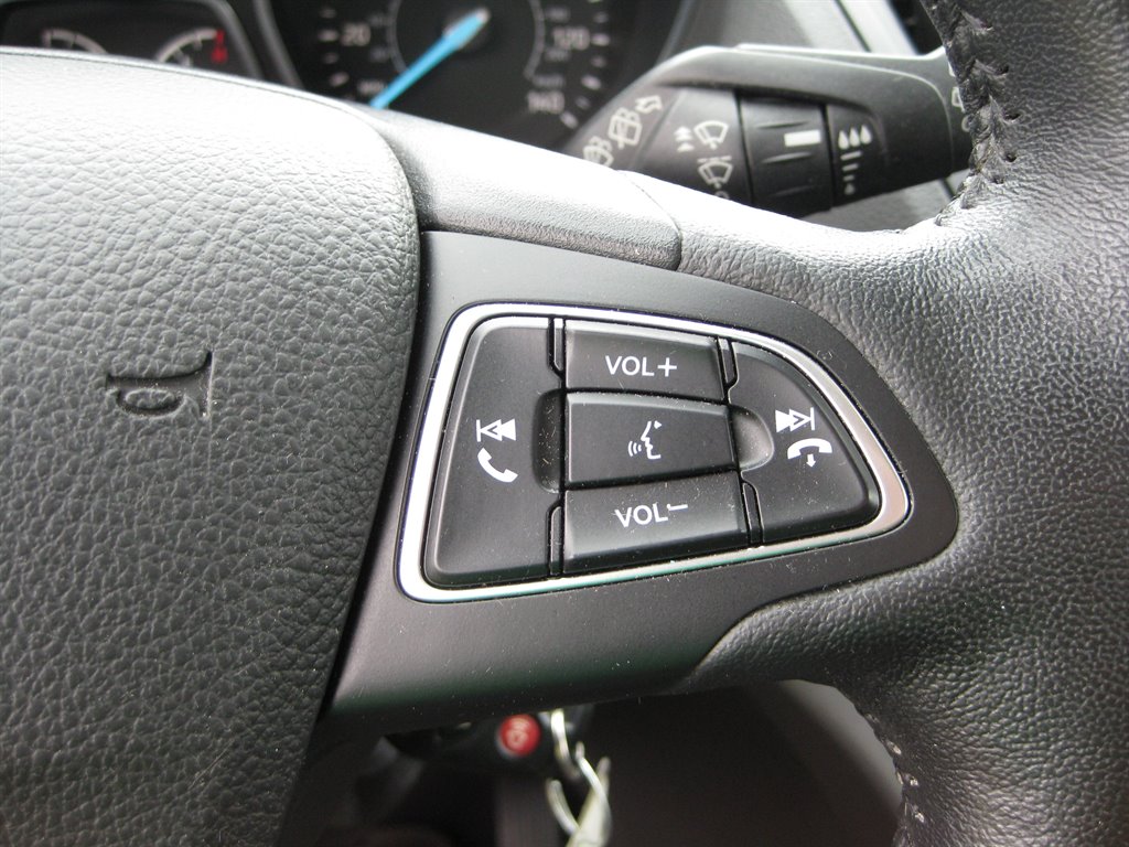 2018 Ford Escape SEL photo