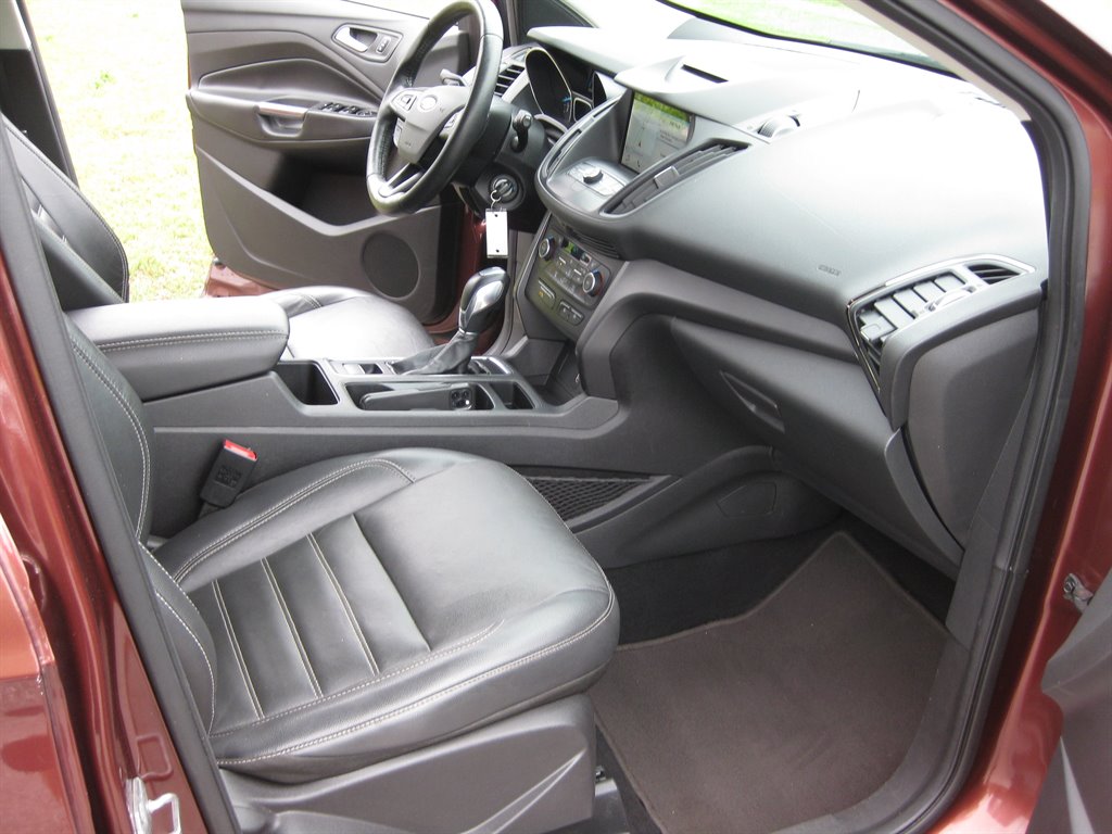2018 Ford Escape SEL photo