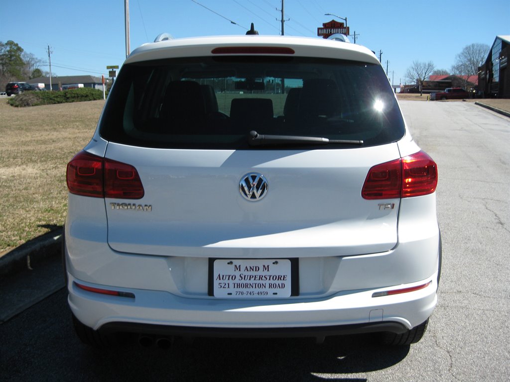 2017 Volkswagen Tiguan Sport With Navigatio photo
