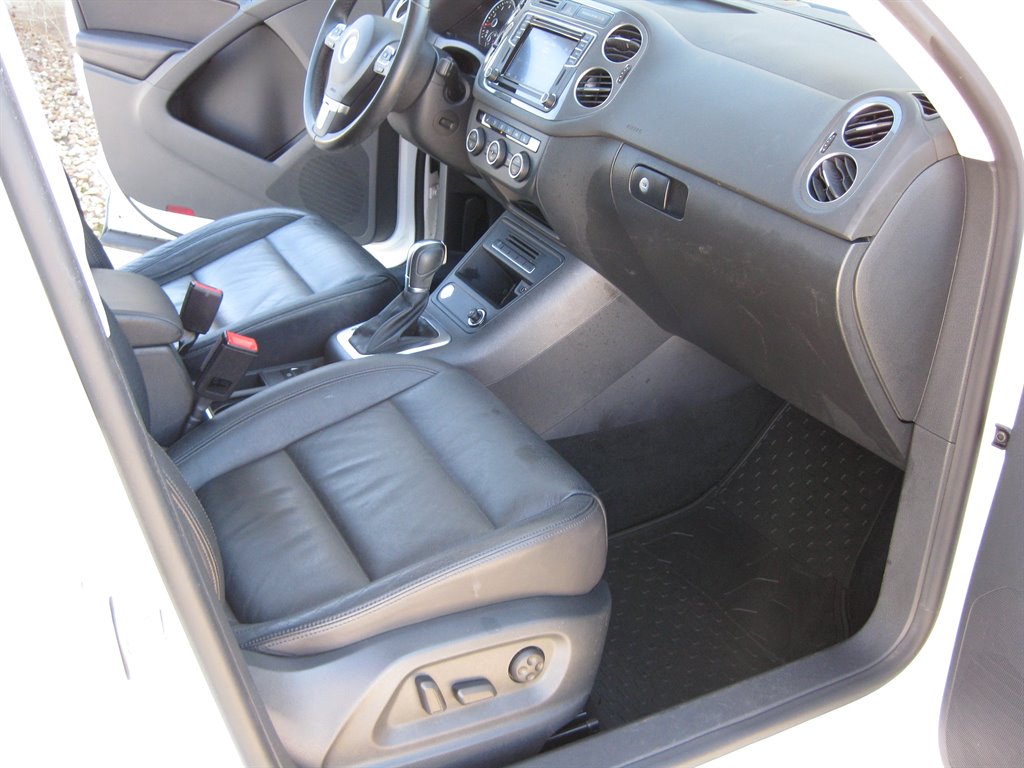 2017 Volkswagen Tiguan Sport With Navigatio photo