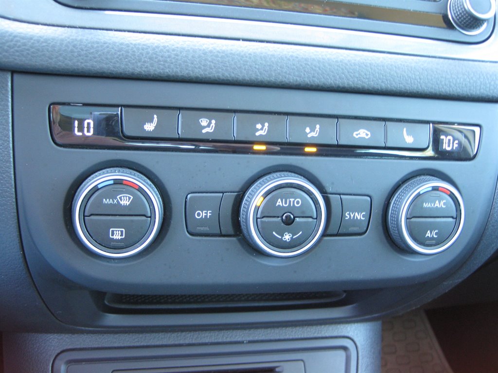2017 Volkswagen Tiguan Sport With Navigatio photo