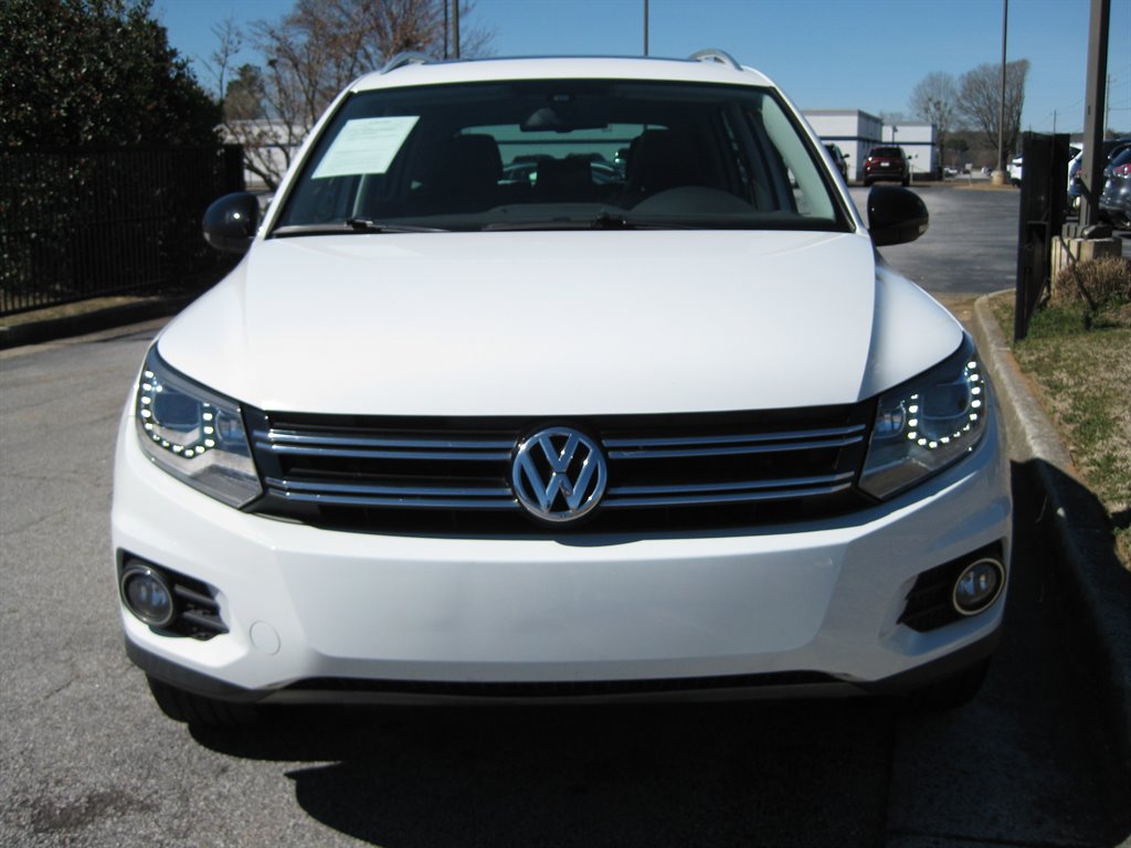 2017 Volkswagen Tiguan Sport With Navigatio photo