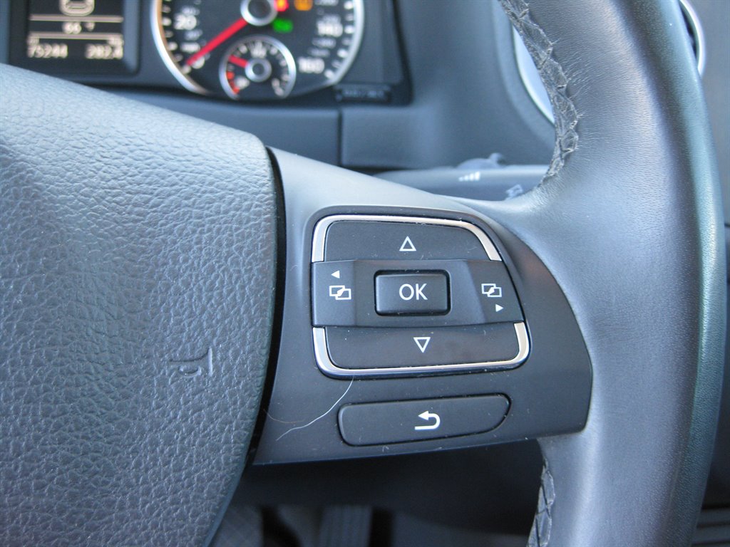 2017 Volkswagen Tiguan Sport With Navigatio photo