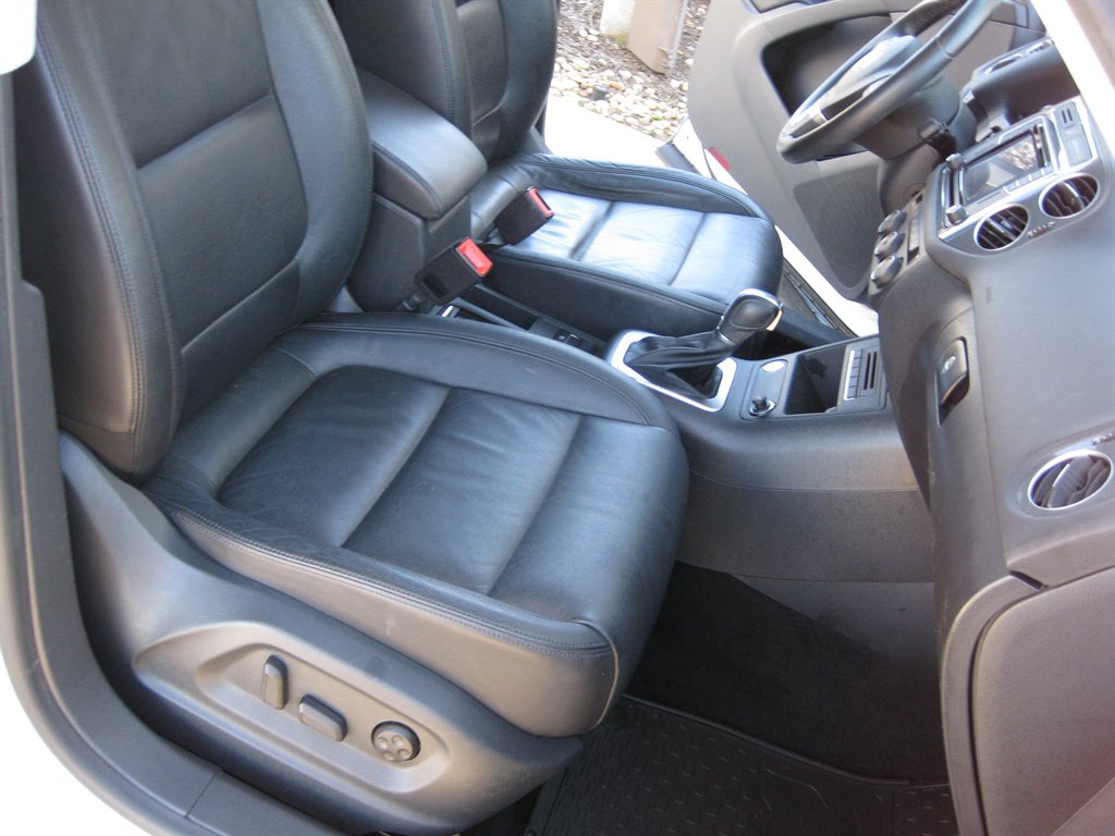 2017 Volkswagen Tiguan Sport With Navigatio photo