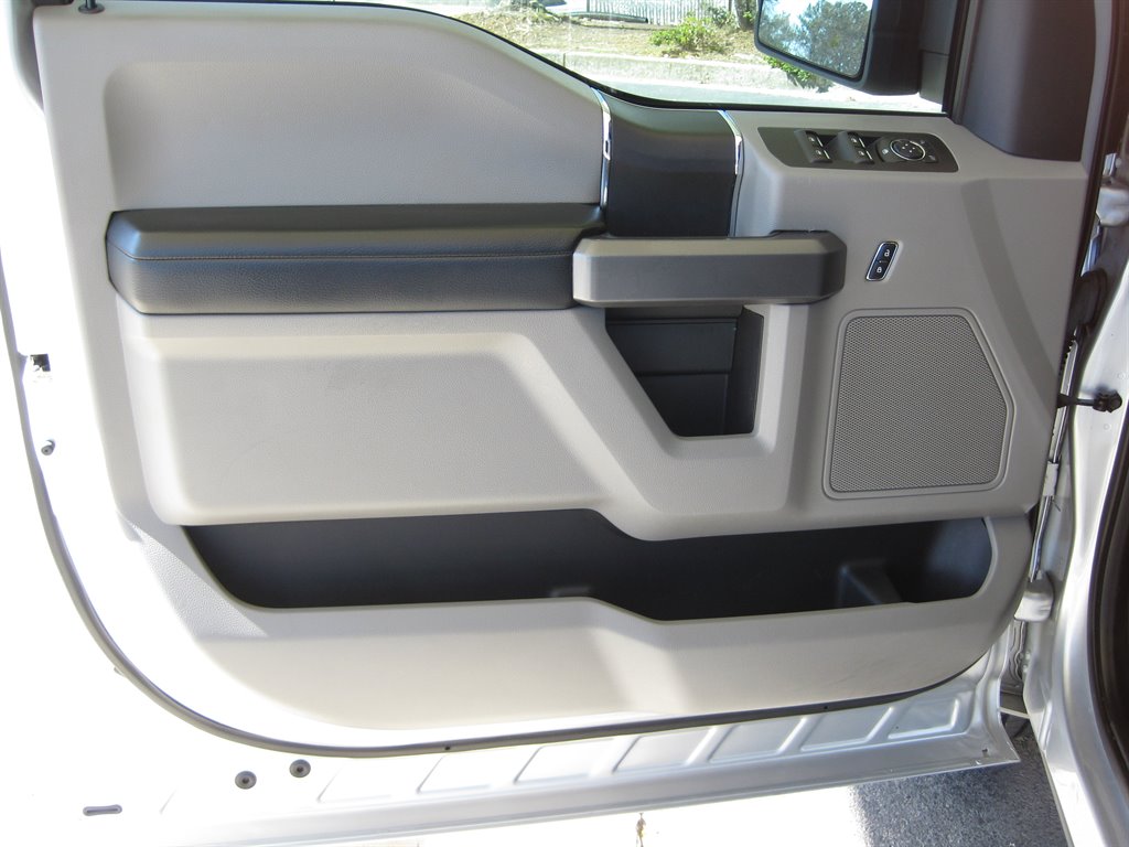2016 Ford F150 XLT photo