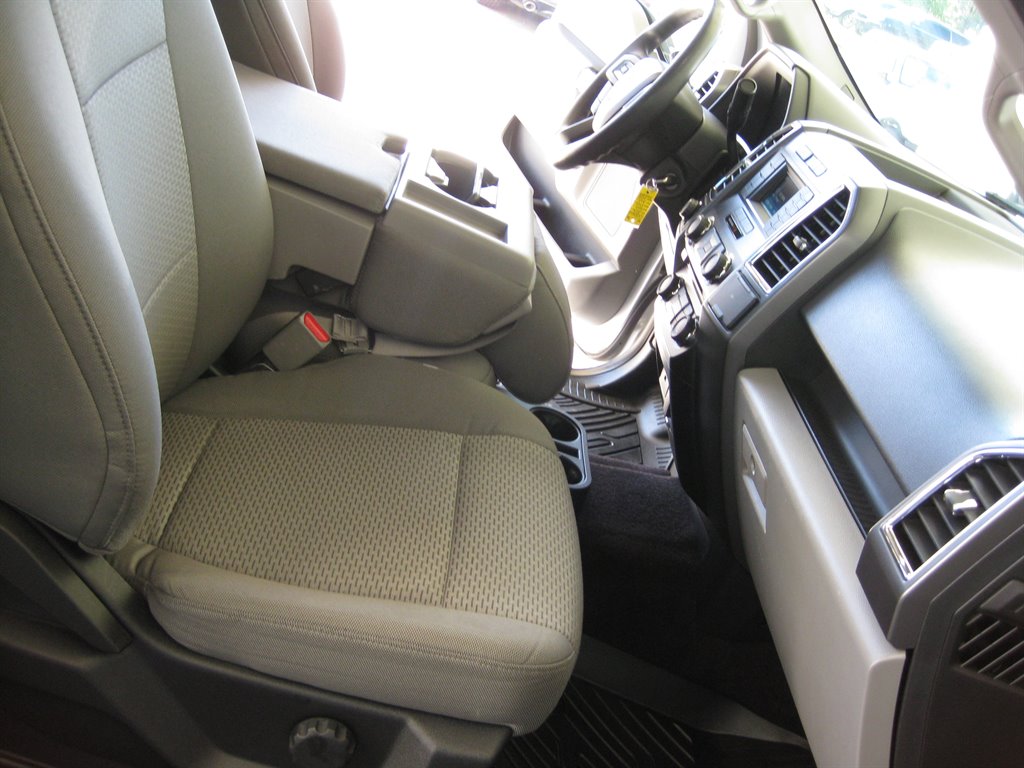 2016 Ford F150 XLT photo