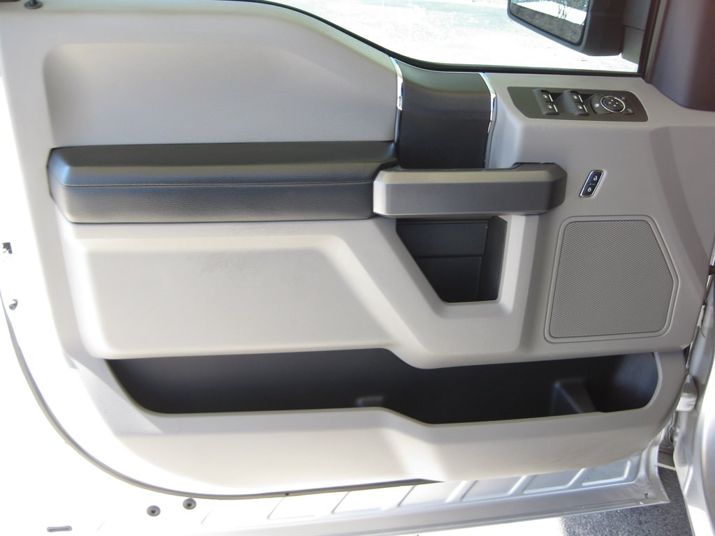 2016 Ford F150 XLT photo