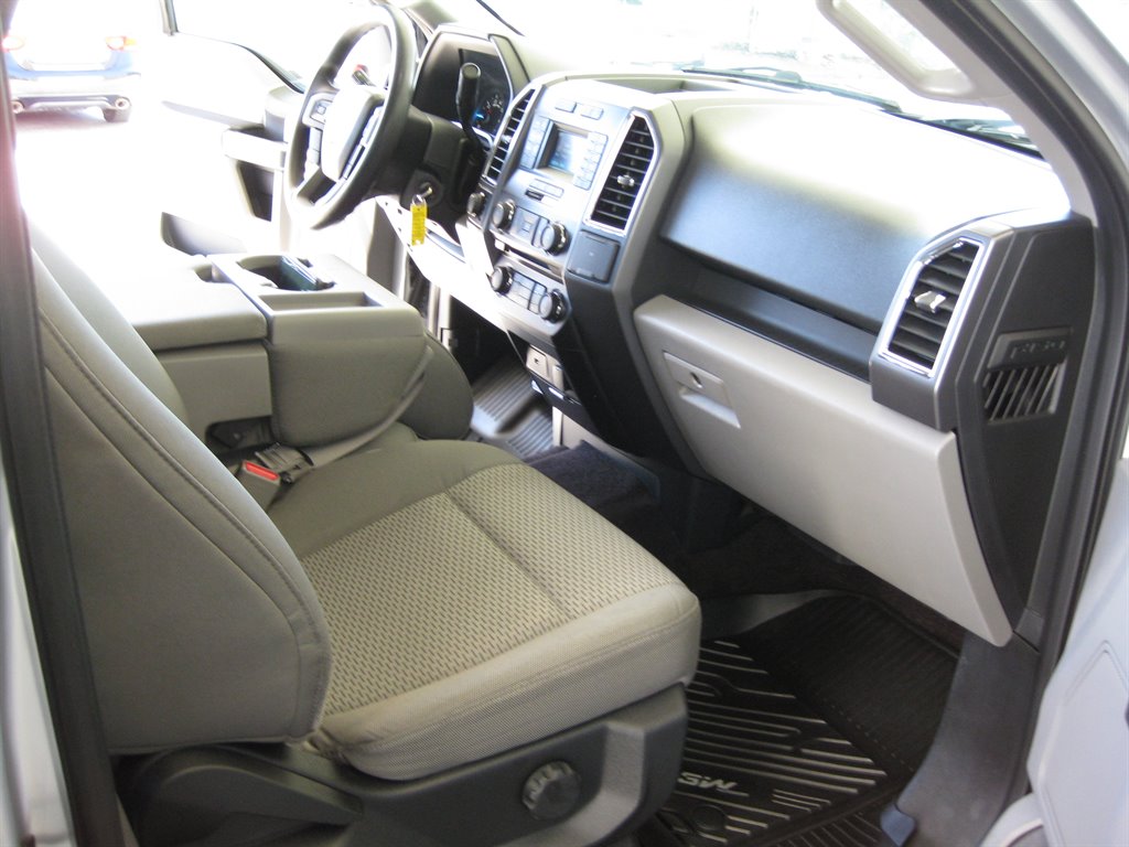2016 Ford F150 XLT photo