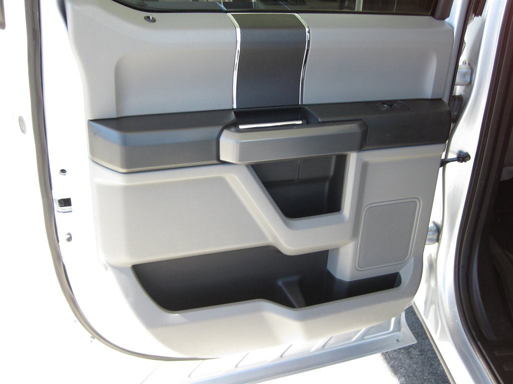 2016 Ford F150 XLT photo