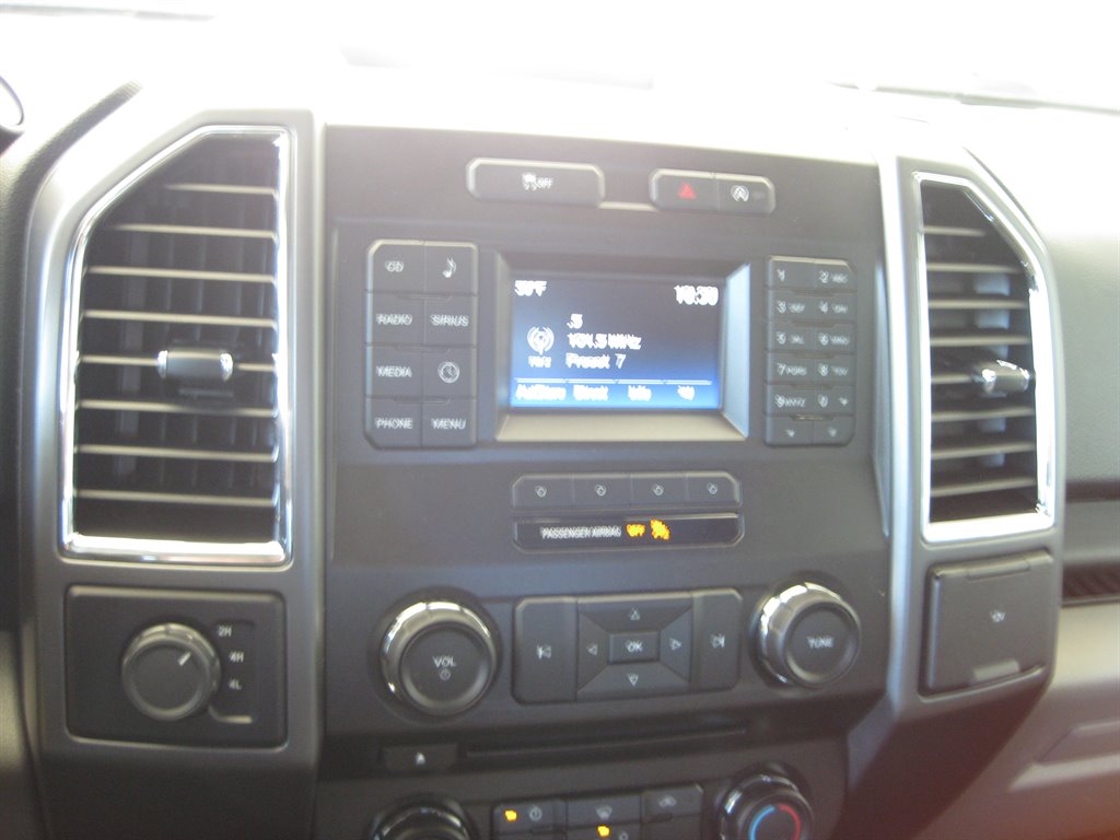 2016 Ford F150 XLT photo