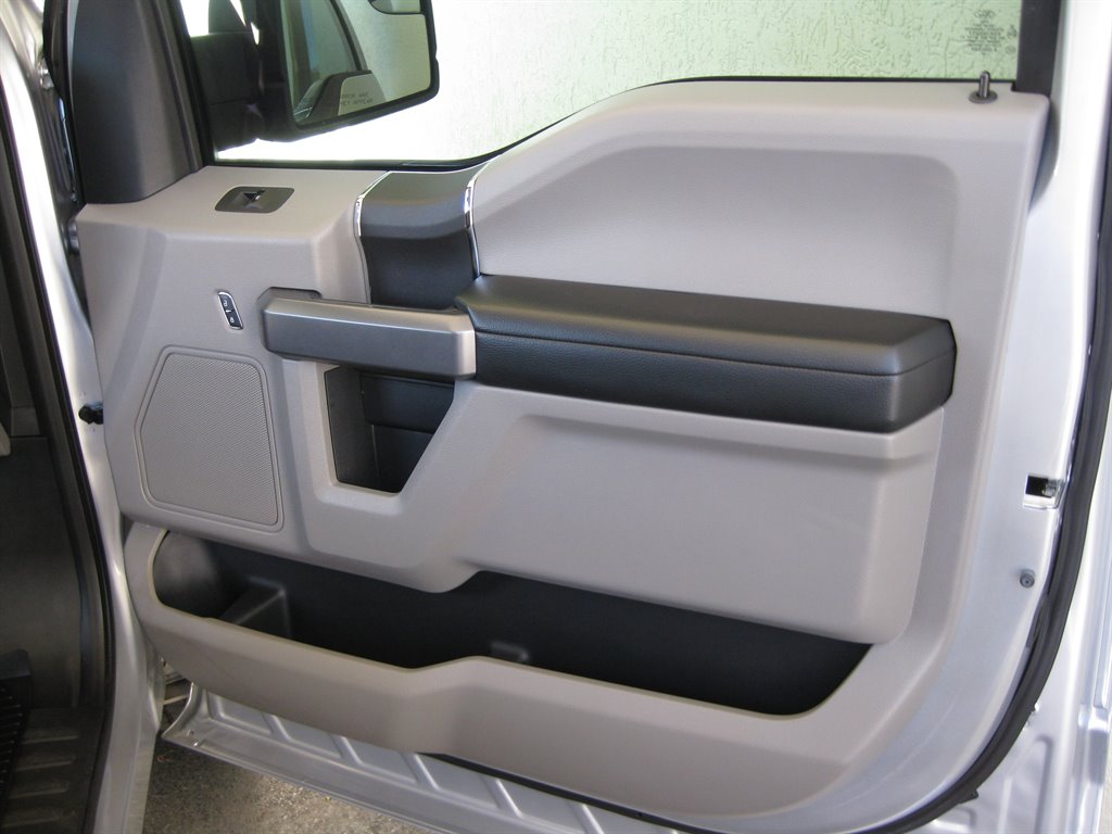 2016 Ford F150 XLT photo