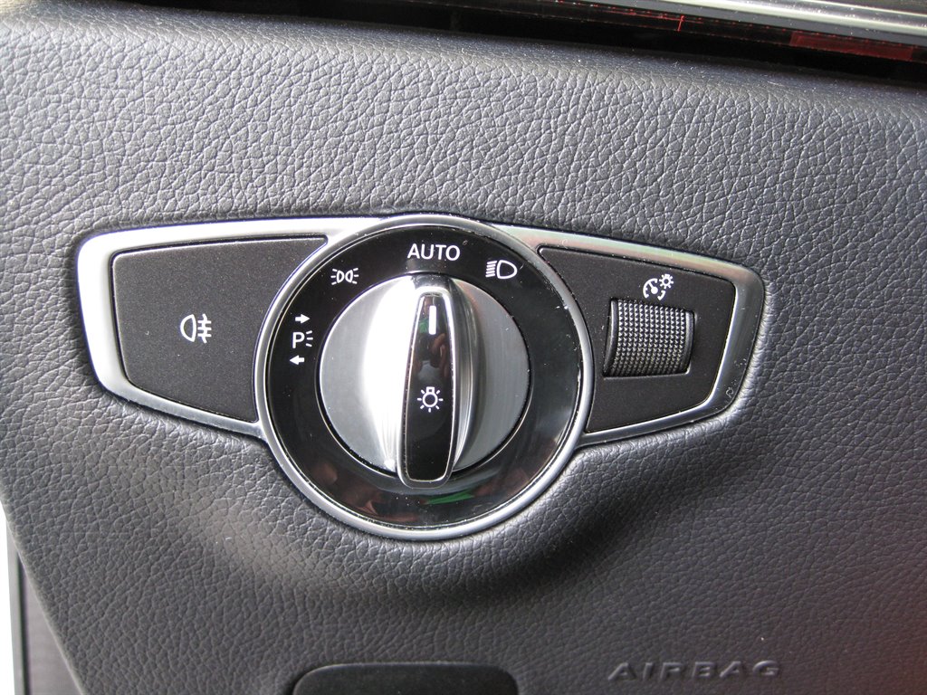 2018 Mercedes-Benz E-Class E300 With Sunroof AN photo