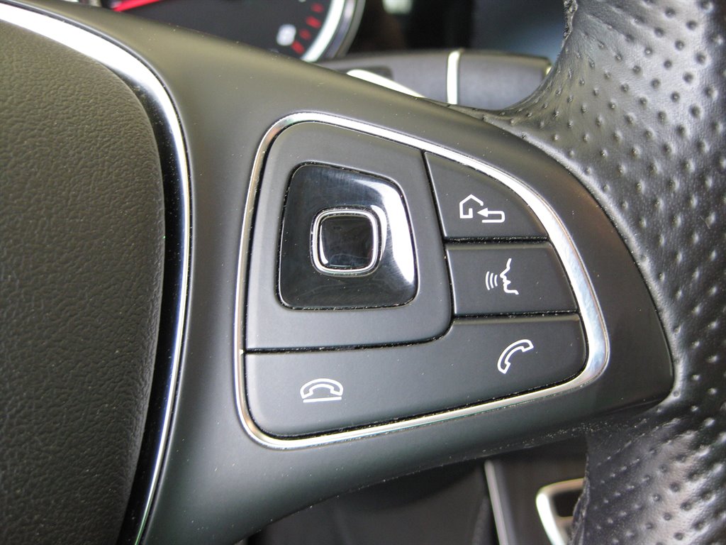 2018 Mercedes-Benz E-Class E300 With Sunroof AN photo